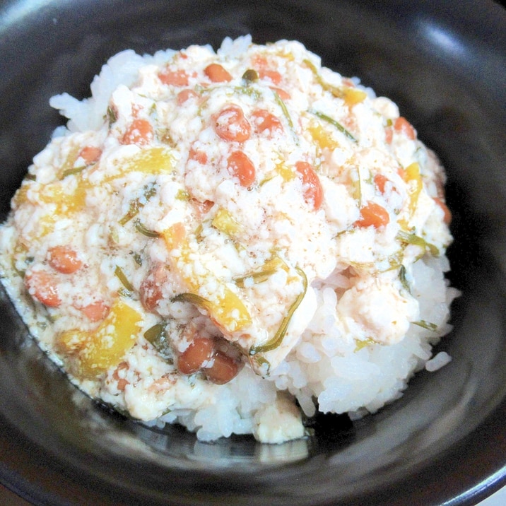 納豆とめかぶと豆腐丼